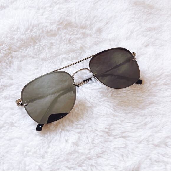 Leo Silver Polarized Sunglasses - Picture 2 of 15